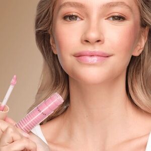 Dibs Go To Glossy Balm